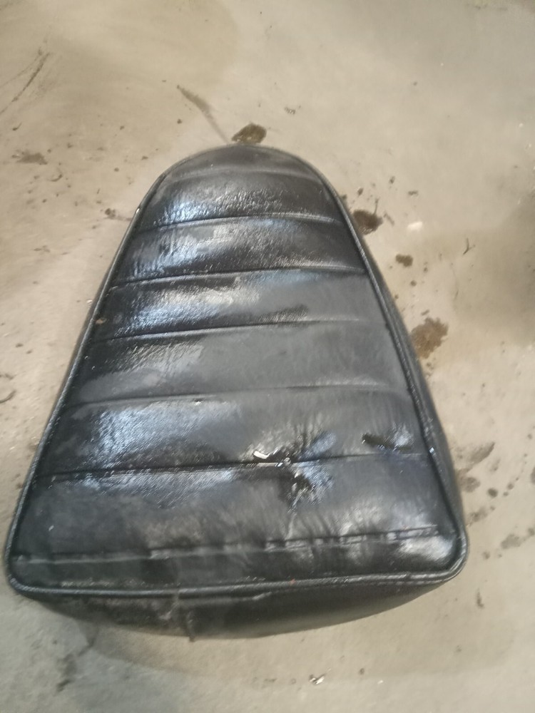 1981 suzuki gs850 back rest pad
