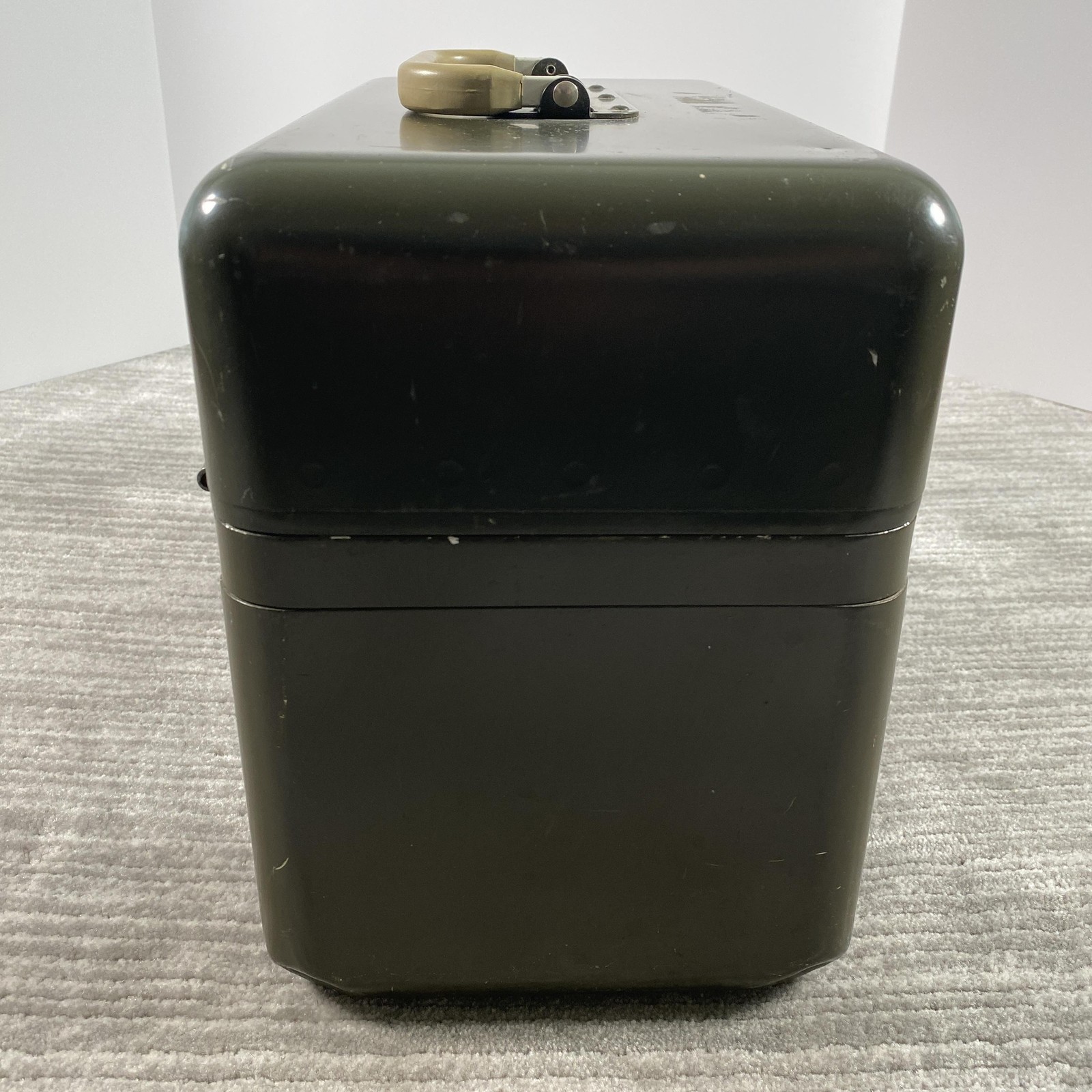 Vintage Zero Manufacturing Military Pressure Equalizer Transit Case 1974 OD