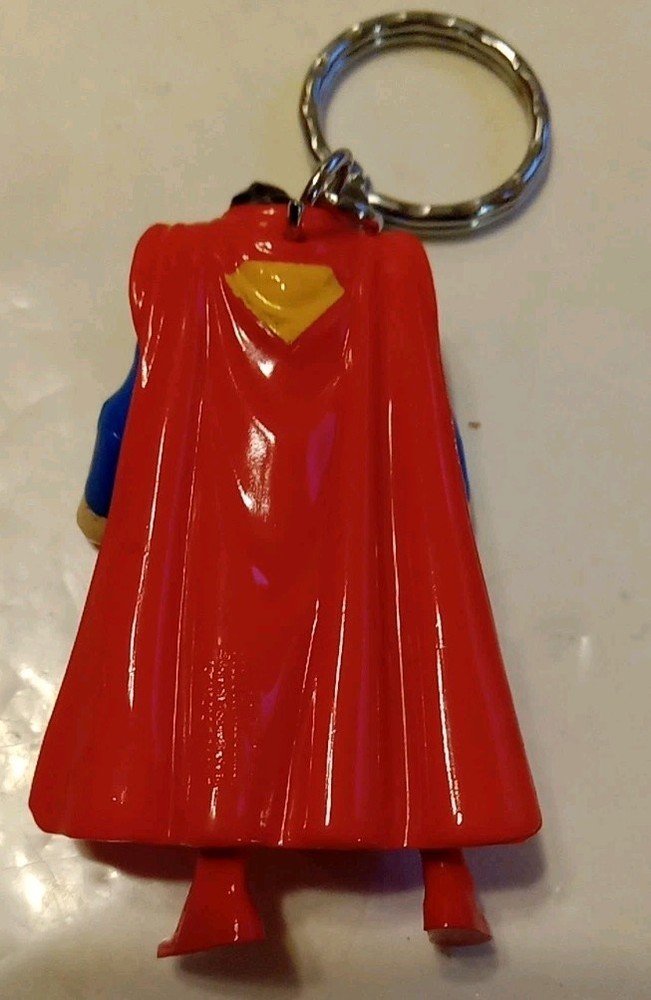 1996 SIX FLAGS SUPERMAN KEYCHAIN PREOWNED 3" DC COMICS
