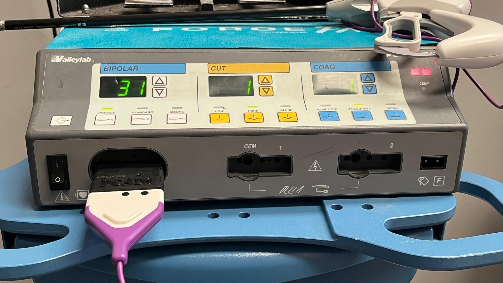 Adapter for Valleylab Force FXc, Force2 electrosurgery unit