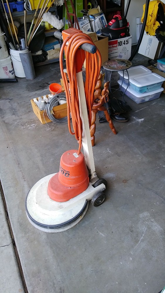 Hako Minutes 1500 floor buffer
