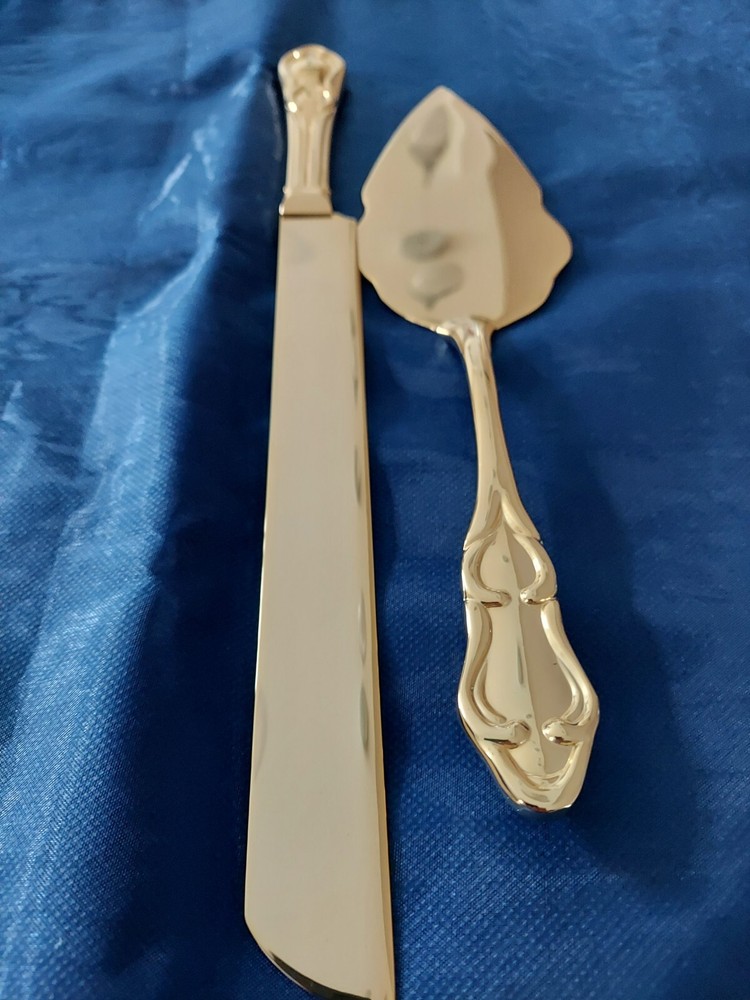 WEDDING CAKE & KNIFE SERVER SET
