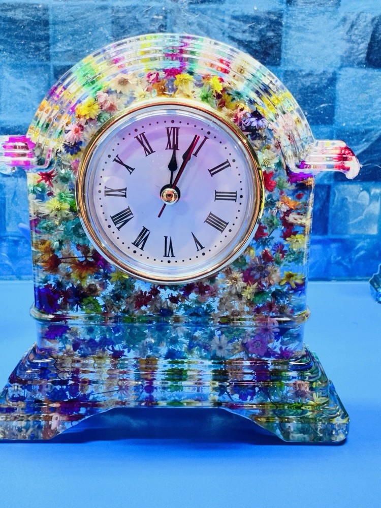 Resin And Flower Clock