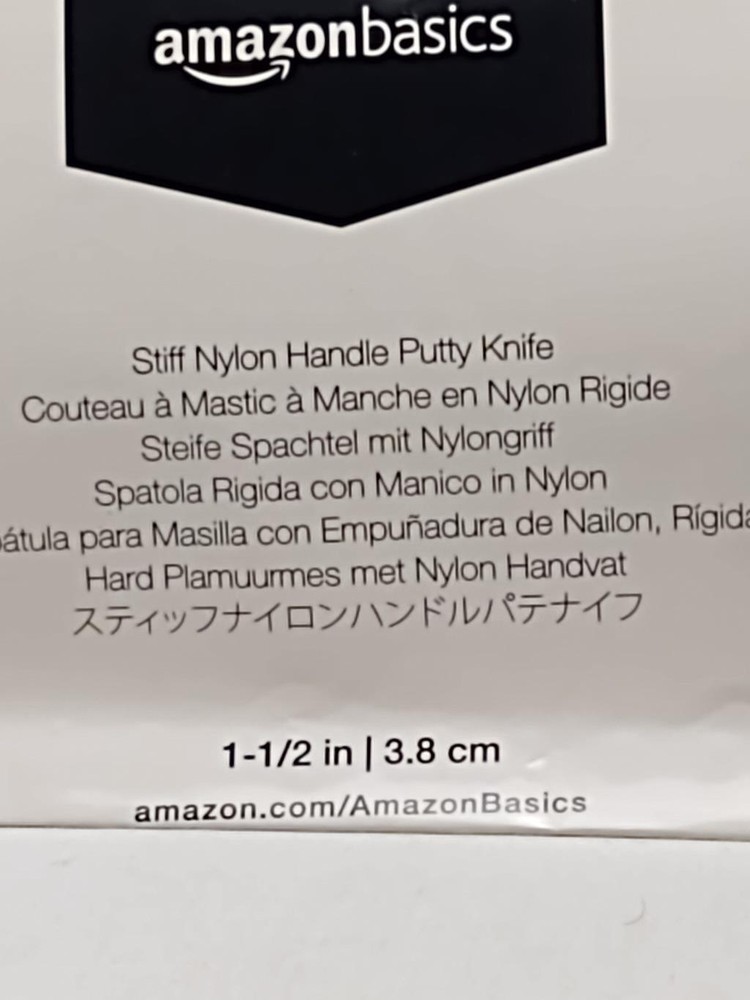 Amazon Basics 1-1/2" Stiff Nylon Handle Putty Knife