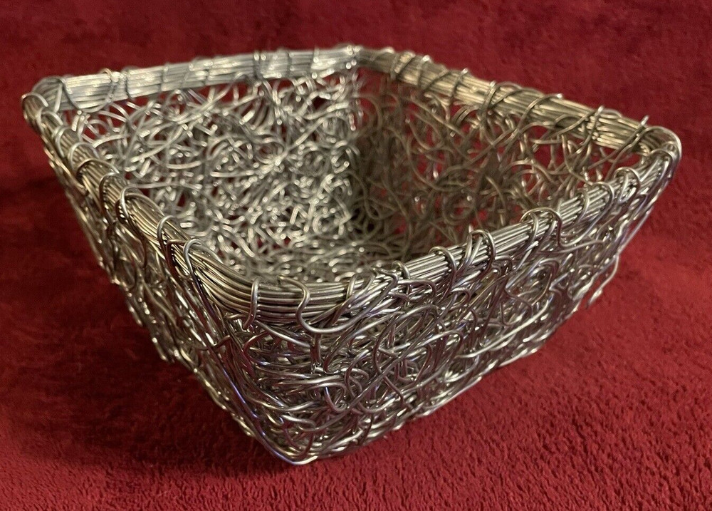 UNIQUE TWISTED METAL SILVER WIRE 8" BOHO STYLE BREAD / FRUIT BASKET