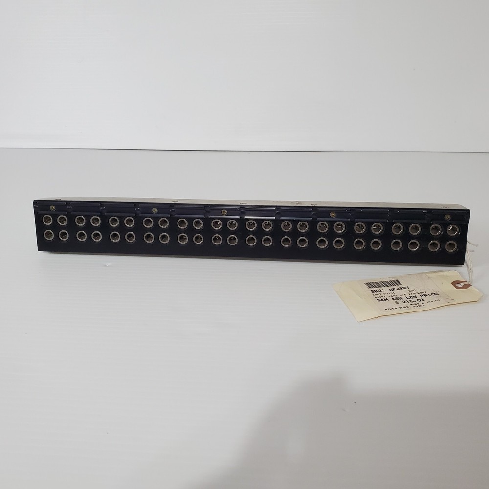 Switchcraft Patchbay Rack Mount Panel 48 Count PJ339 For Equipment Rack