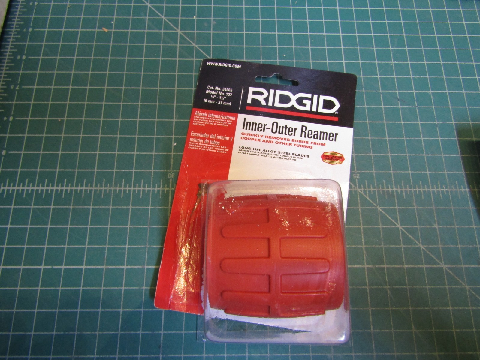 1 – RIDGID 34965 127 Inner-Outer Reamer, 1/4-inch to 1-1/2-inch Pipe Reamer Red