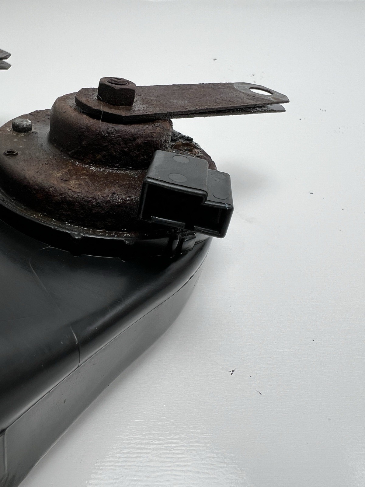 02-17 TOYOTA CAMRY HORN PAIR LEFT & RIGHT 86520-AA010 86510-AA010