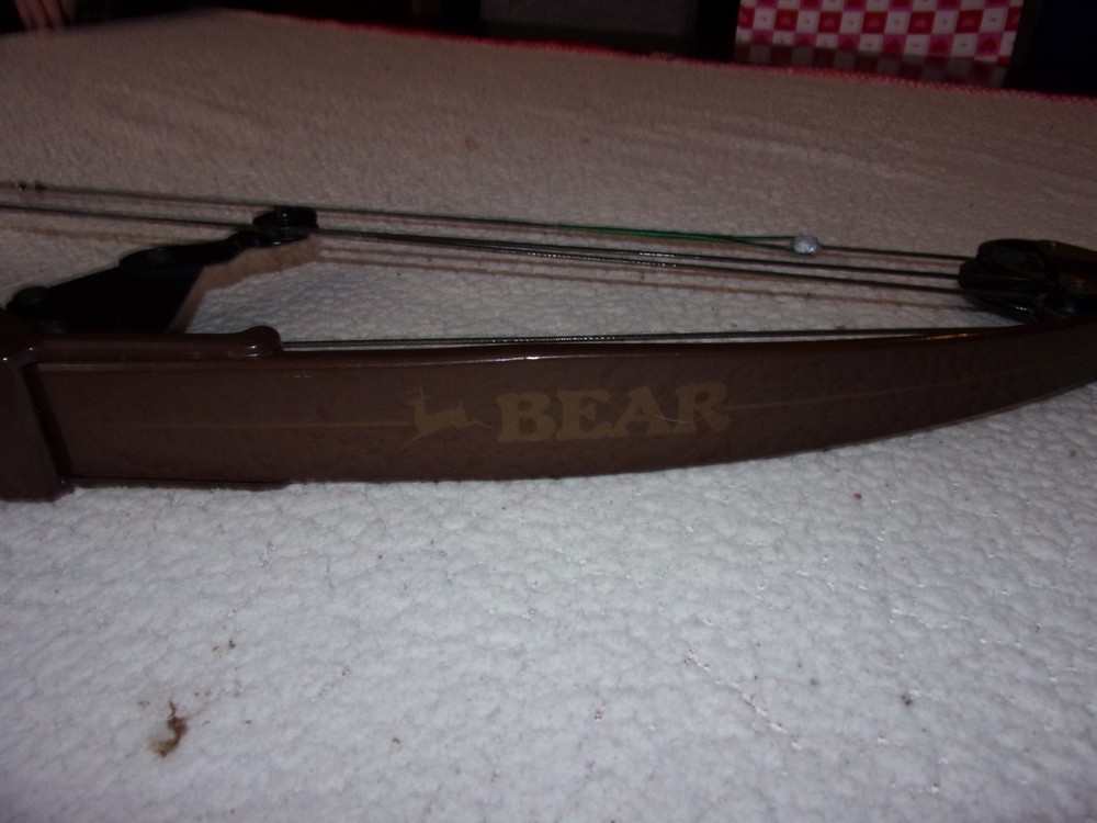 Bear Whitetail Hunter Compound Bow Later Model