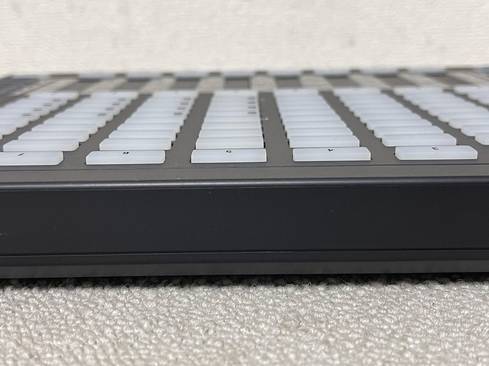 Native Instruments Maschine Jam Controller Production Performance System w/Box