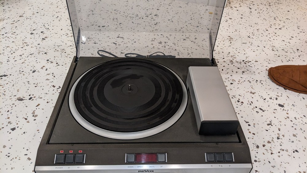 REVOX - B 791 - DIRECT DRIVE TURNTABLE