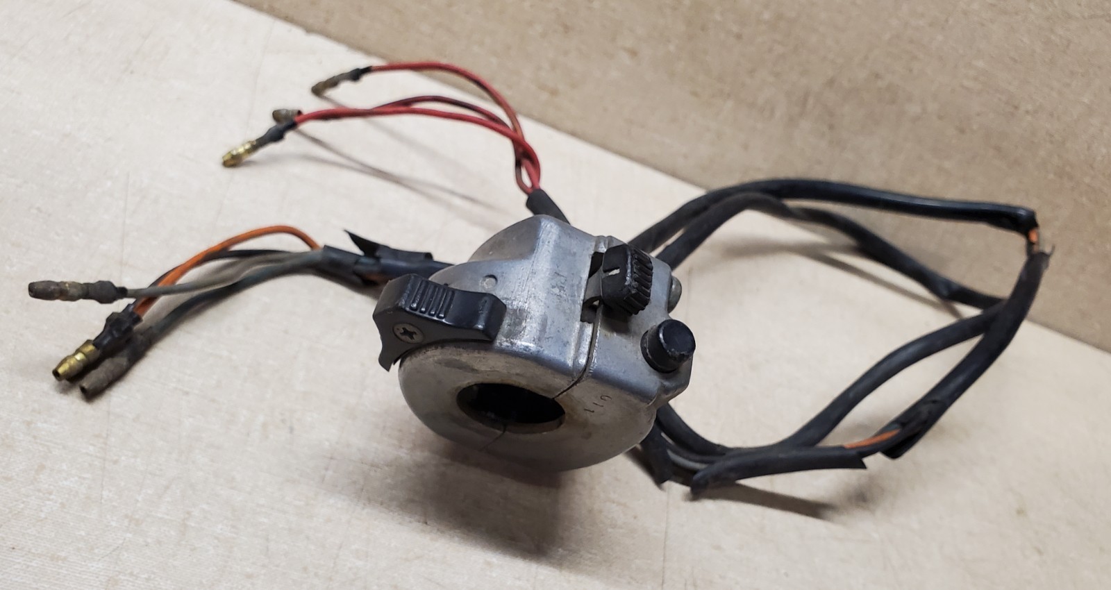 KAWASAKI 46077-015 LEFT HANDLEBAR SWITCH F6 125 1971 F7