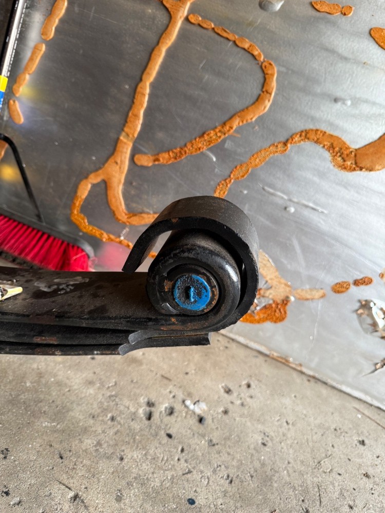 peterbilt leaf spring