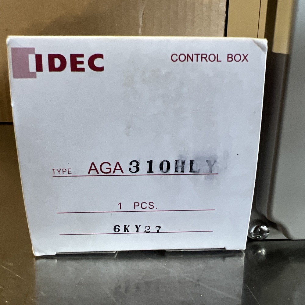 IDEC AGA310HLY Nos Surplus
