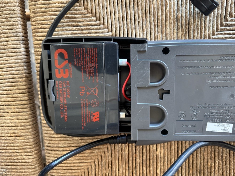 APC Back-UPS Office 500VA, 120V Replace Battery Battery Error Great Condition