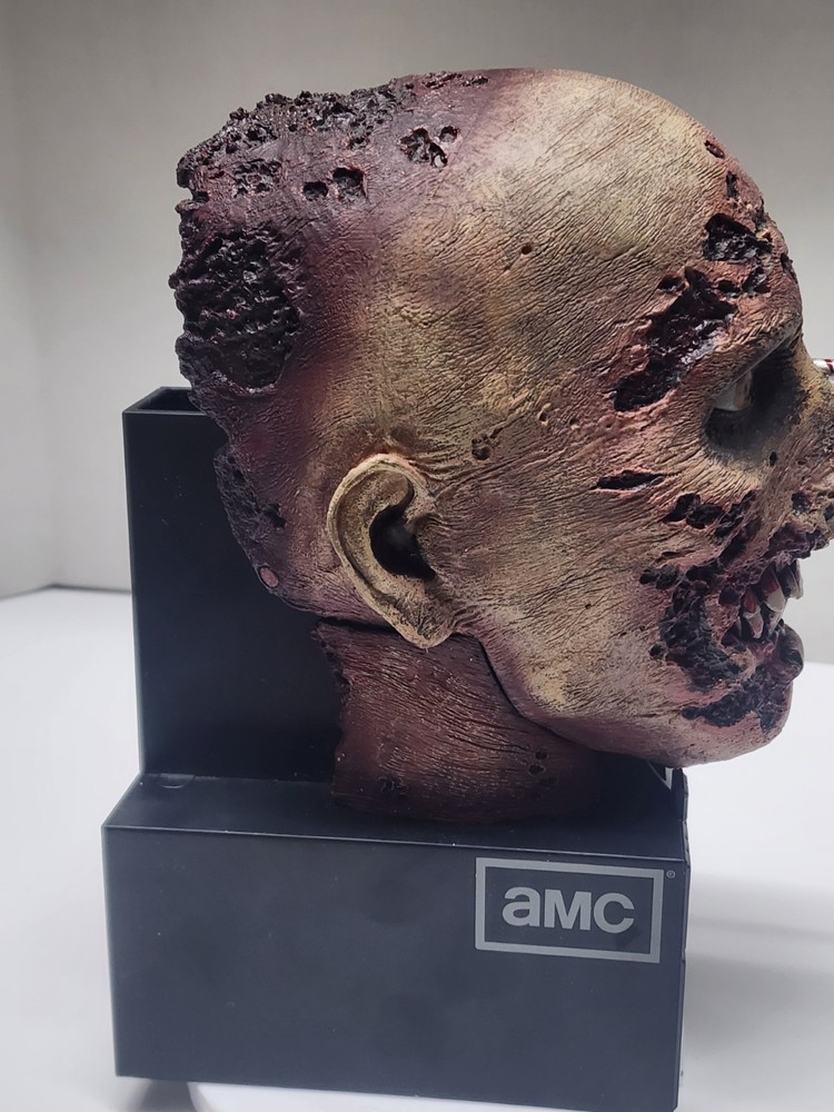 AMC Walking Dead Zombie 2 Dvd Head Display Case Please Read