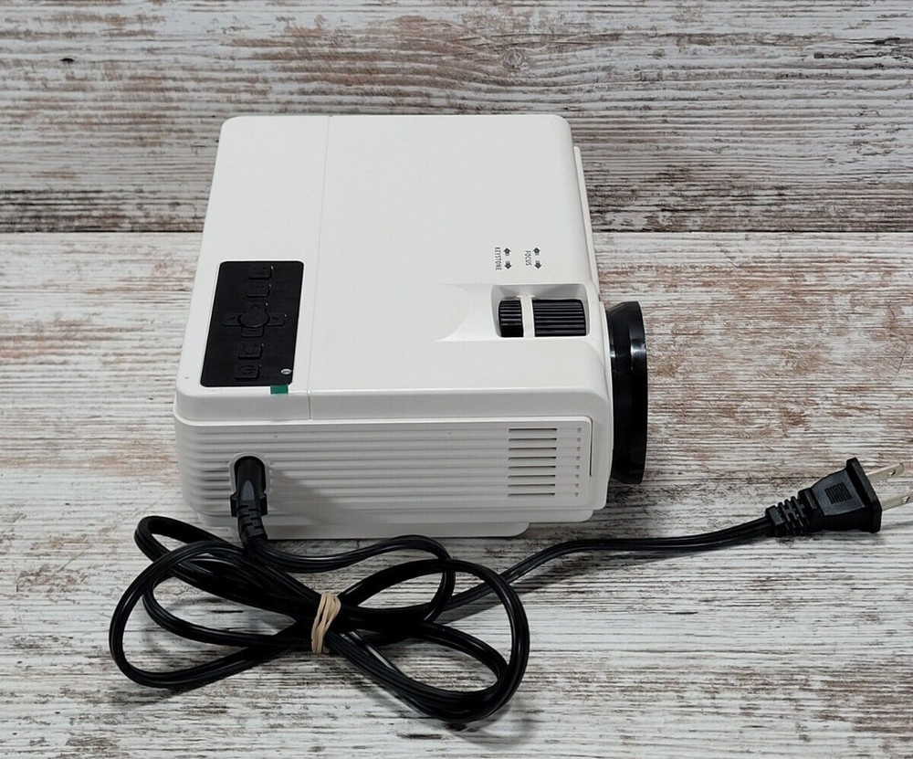 ALVAR Q8 Home Theater Projector