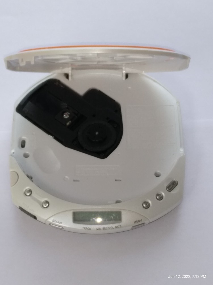 Sony D-EQ550 Portable CD Player Walkman