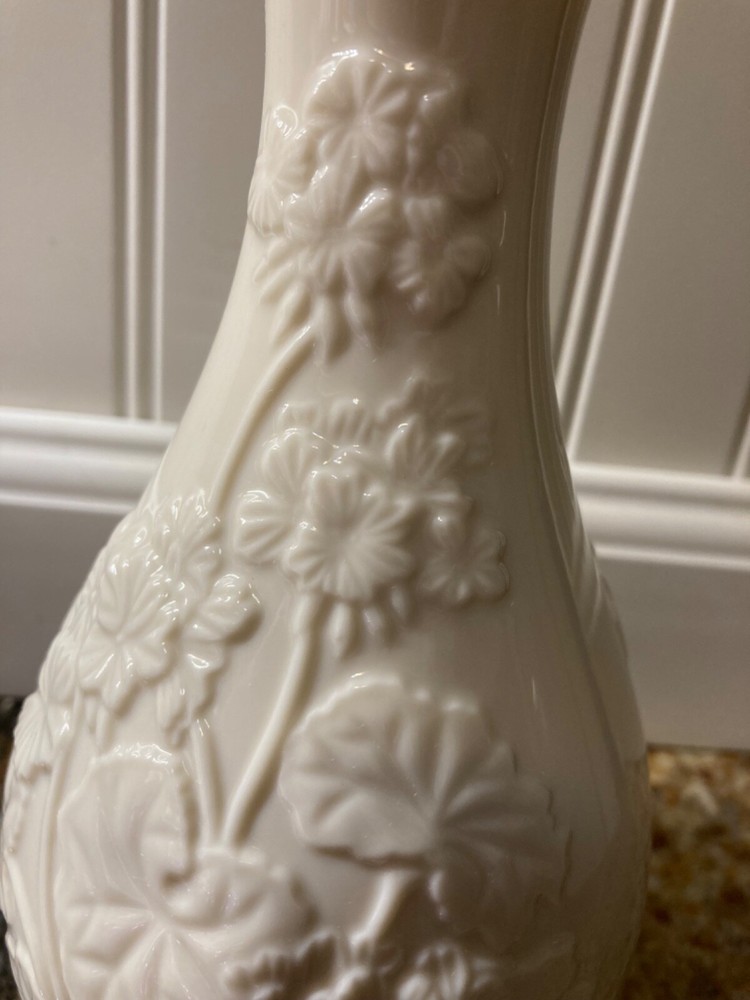 Lenox Countess Geranium China Vase. 7.5”