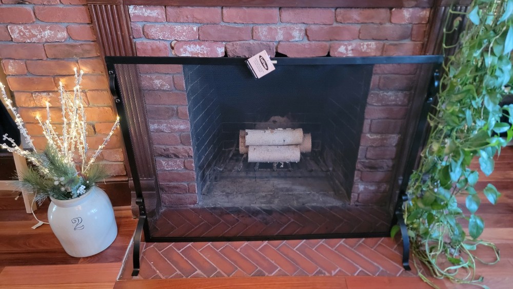 Fireplace Screen, SINGLE PANEL BLACK WROUGHT IRON SPARKGUARD - Medium 44x33