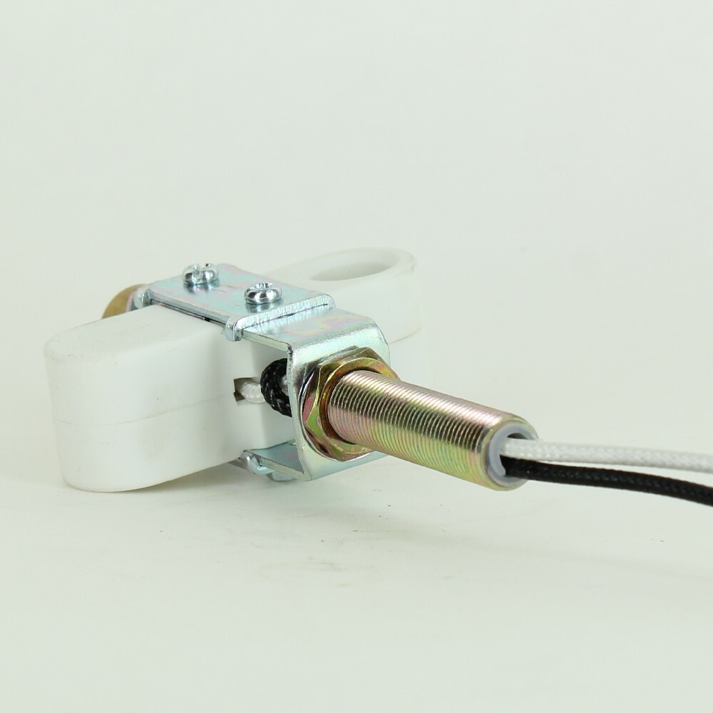 2 Light E-12 Offset Porcelain Socket Cluster 1/8ips Threaded Nipple NEW CLP102G