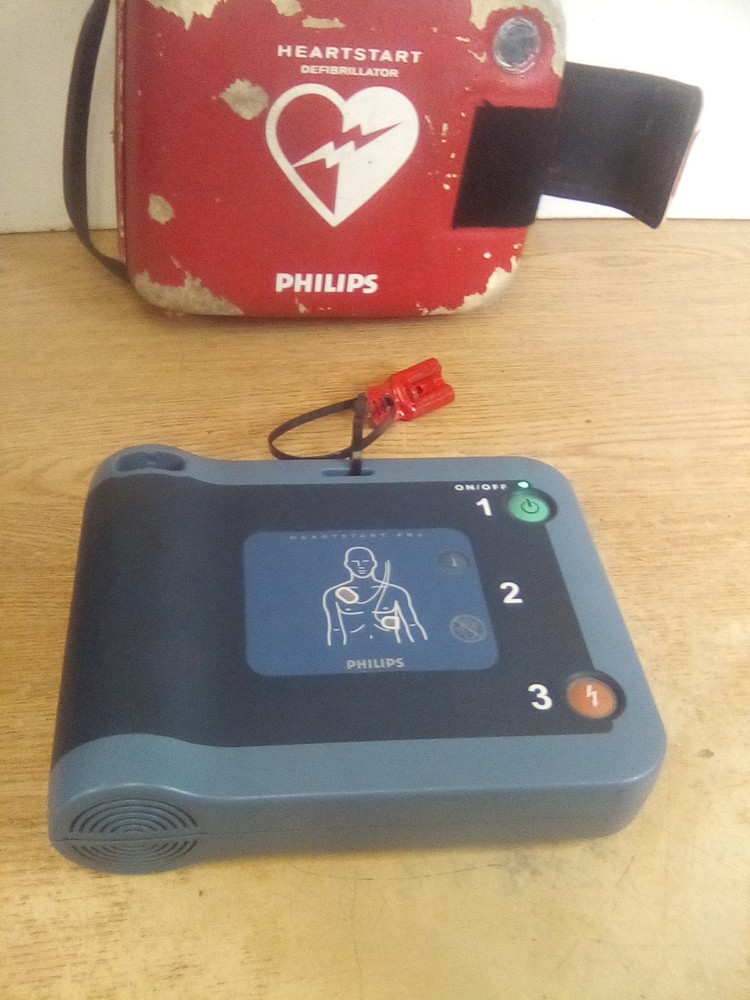 Philips Heartstart FRX AED Defibrillator W/Case