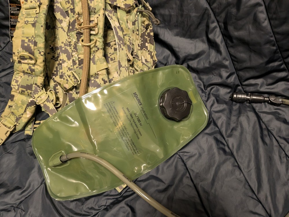 Source helix NWU Type III (By Eagle) Hydration System. New With Extra Bladder!