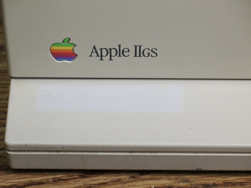 Apple IIGS Woz Edition Computer (A2S6000)