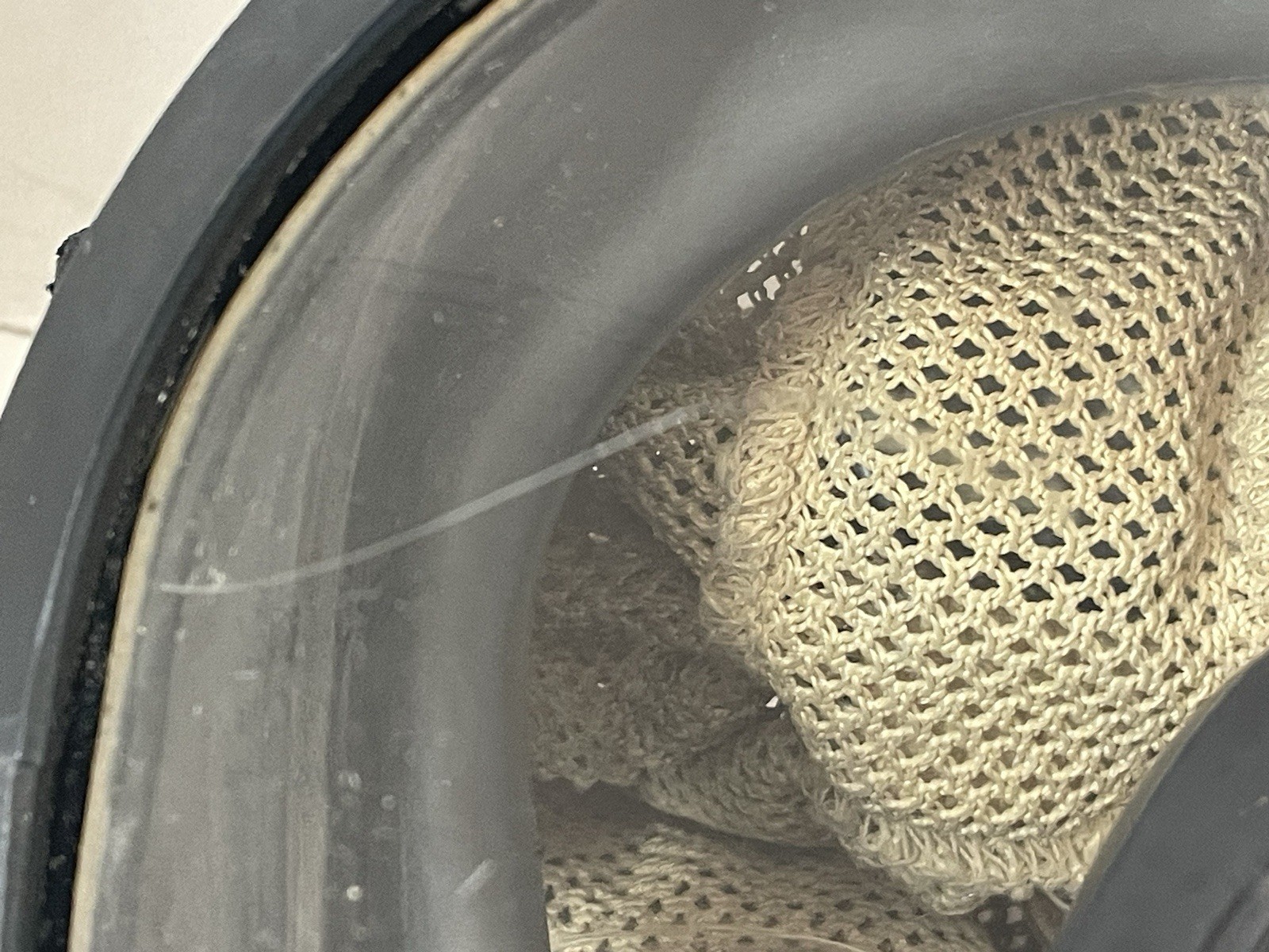 Scott AV-3000 Mask w/ KEVLAR NETTING Firefighter MASK Size Medium READ Scratched