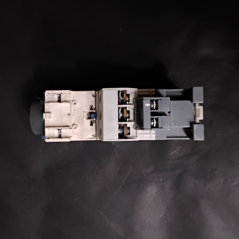 SCHNEIDER LADT2 TIME DELAY BLOCK ($25 OBO)