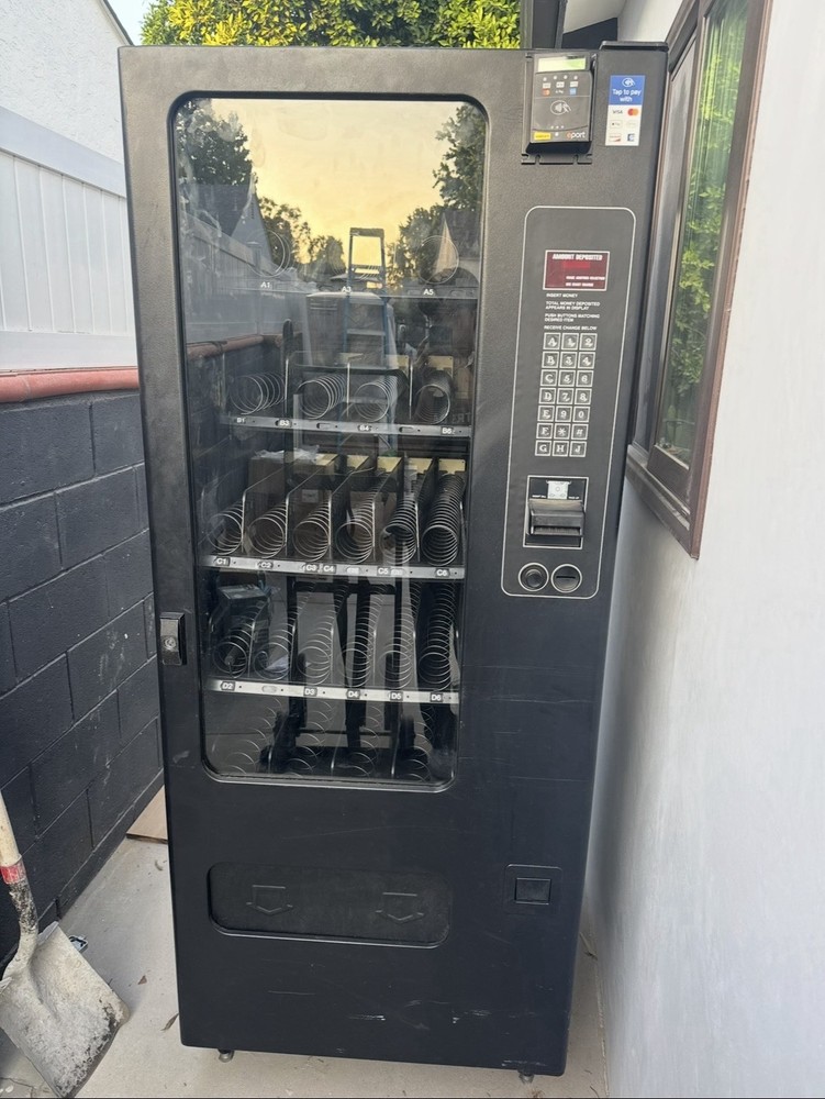 Snack Vending Machine with Card Reader