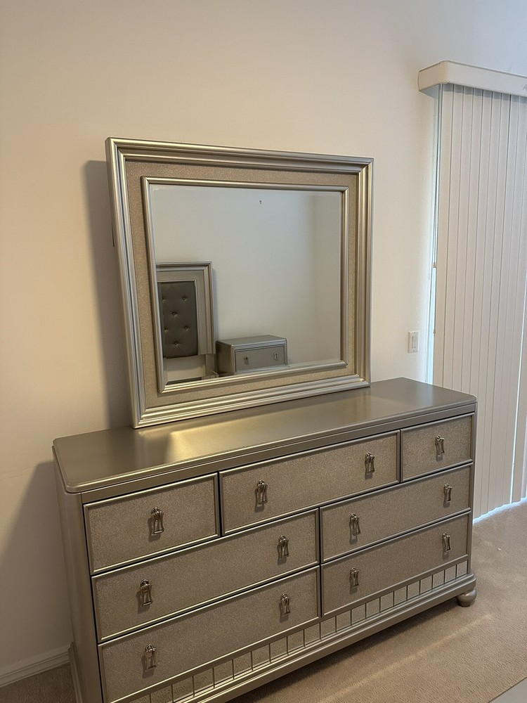 furniture used
