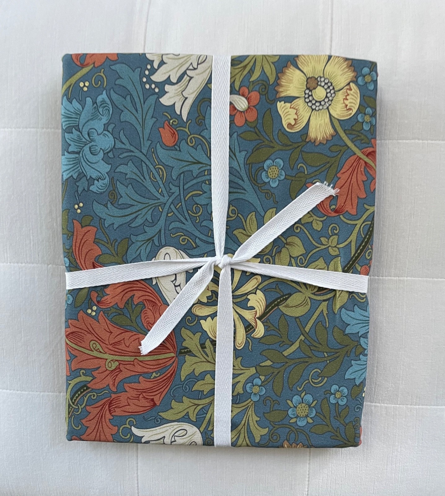 Williams Sonoma MORRIS & CO. COMPTON Tablecloth  70”x 108” NWOT