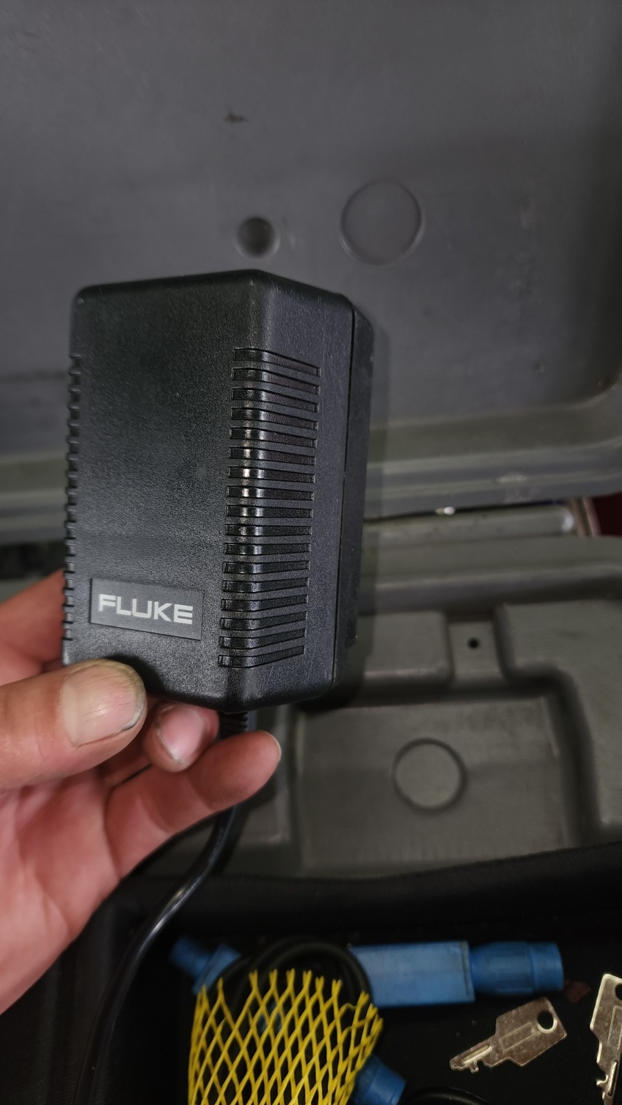 FLUKE 98 SCOPEMETER Series ii With Case and Cables Great Condition