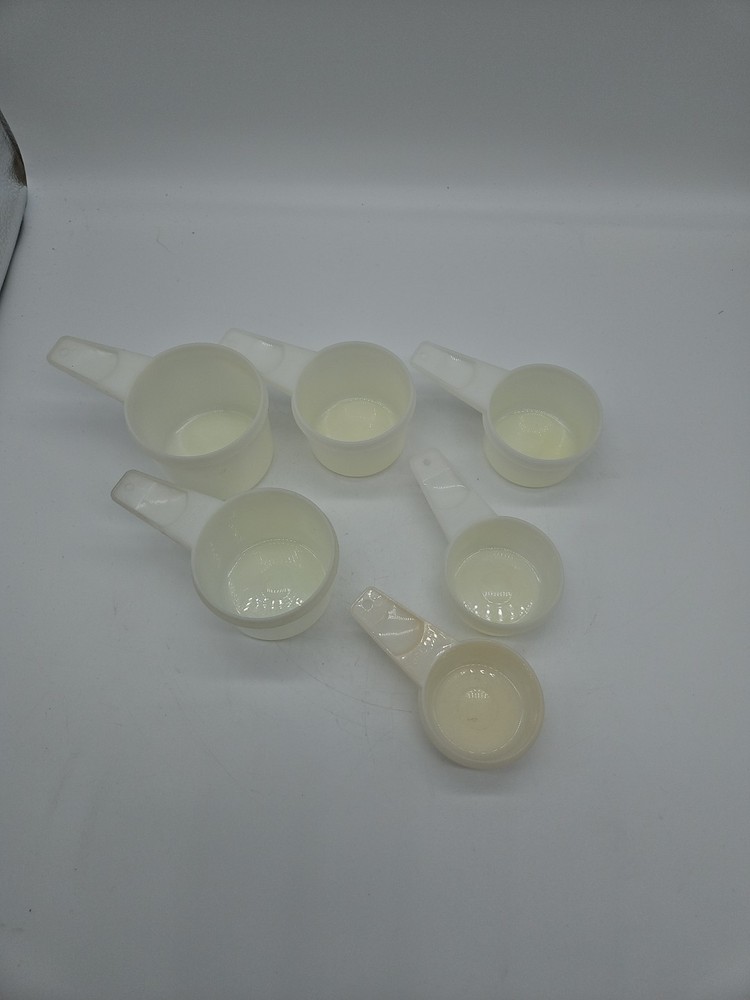 Vintage Tupperware White Measuring Cups
