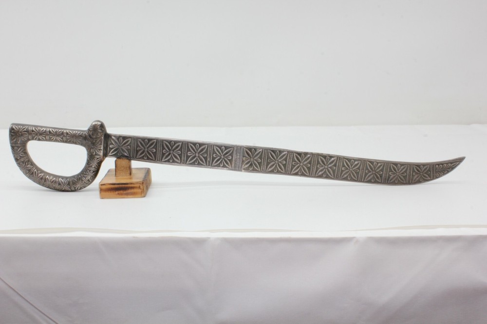 Decorative 22.25" cutlass