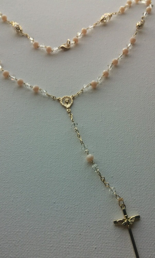 BEAUTIFUL HANDMADE ROSARY WITH CRYSTAL BEADS.