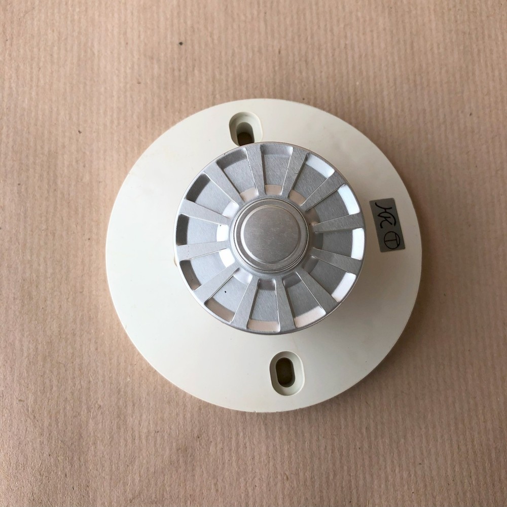 OKI FD-6111 FIXED TEMPERATURE HEAT DETECTOR FD6111