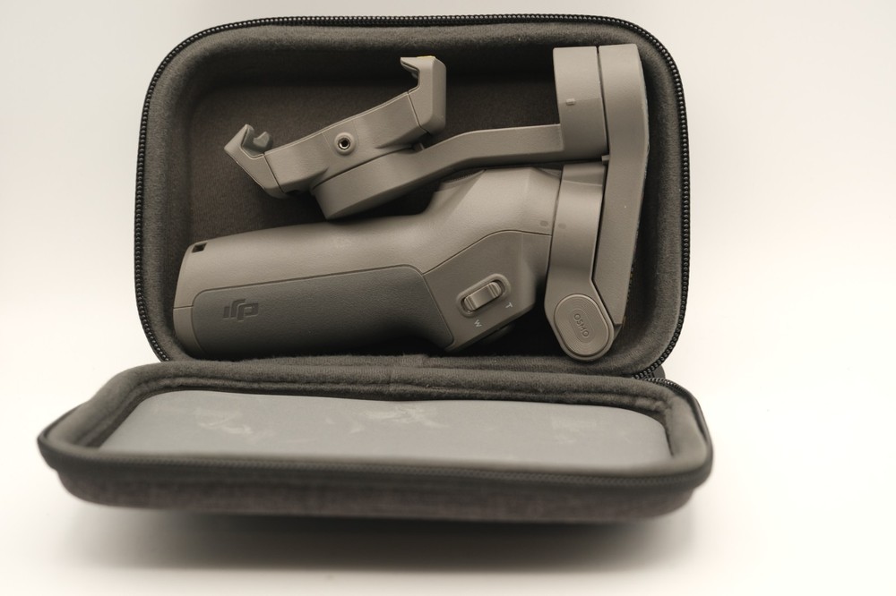 DJI Osmo Mobile 3 - Gimbal Stabilizer