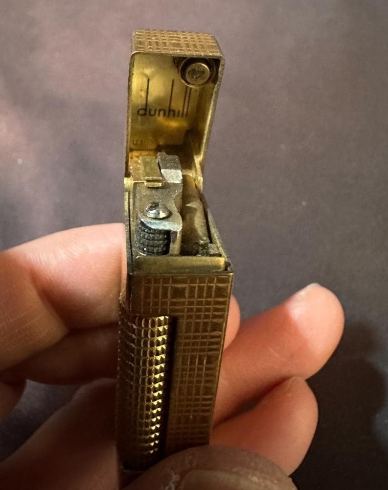 AUTHENTIC Dunhill Gold Gas Lighter Roller Type Engraved Pattern Working Japan