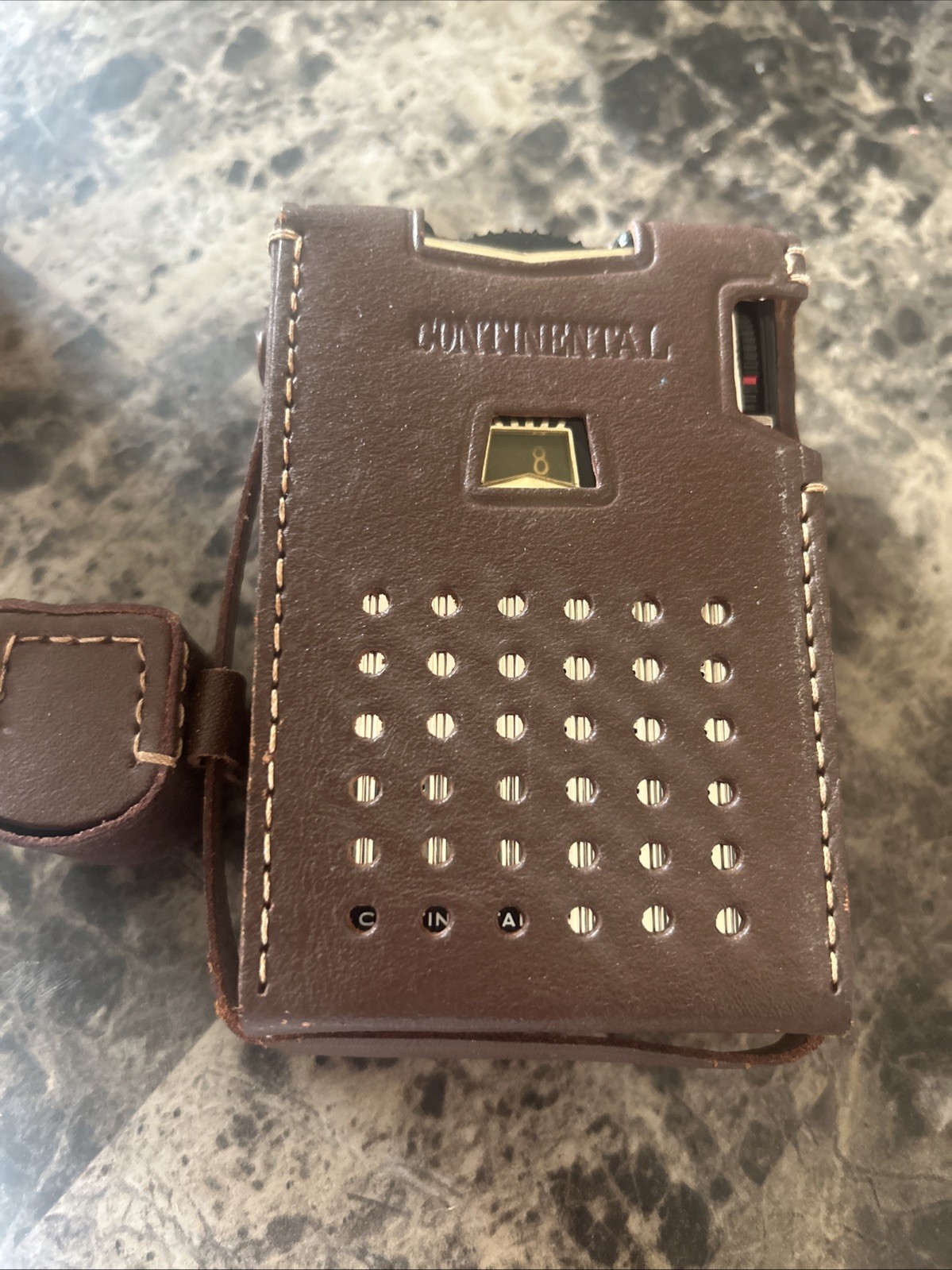 Vintage Continental 6 Transistor Radio Model TR-682 Crack Free (Works)