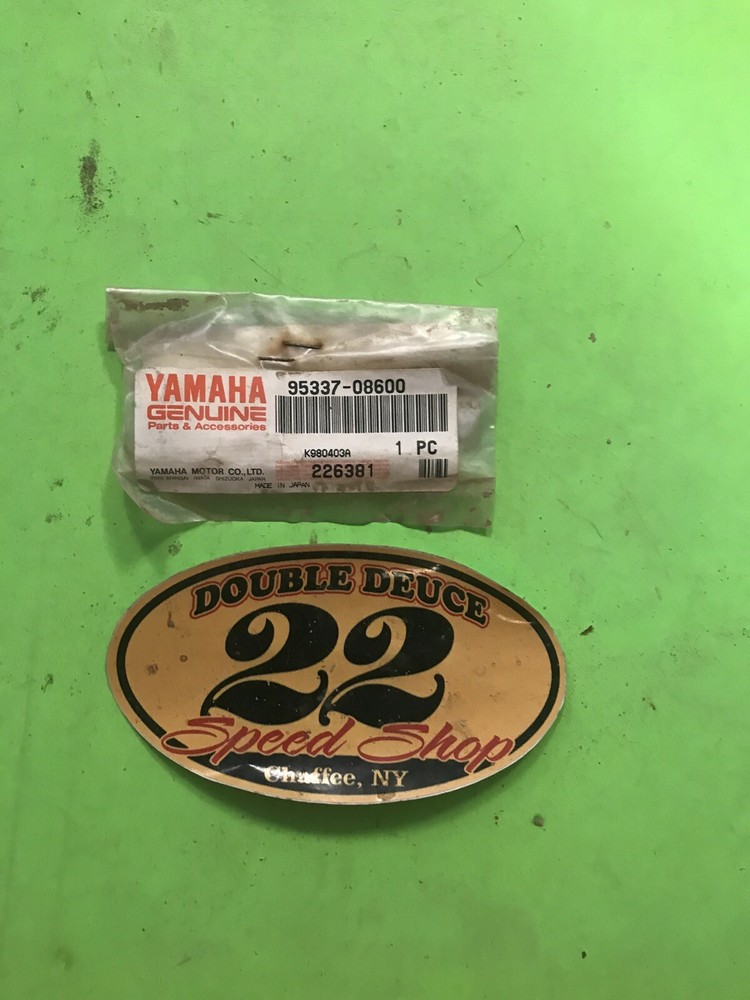 GENUINE Yamaha NOS 95337-08600 NUT