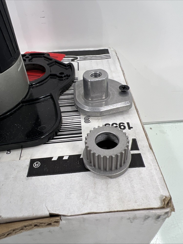Makita 196093-4 Compact Router Offset Base