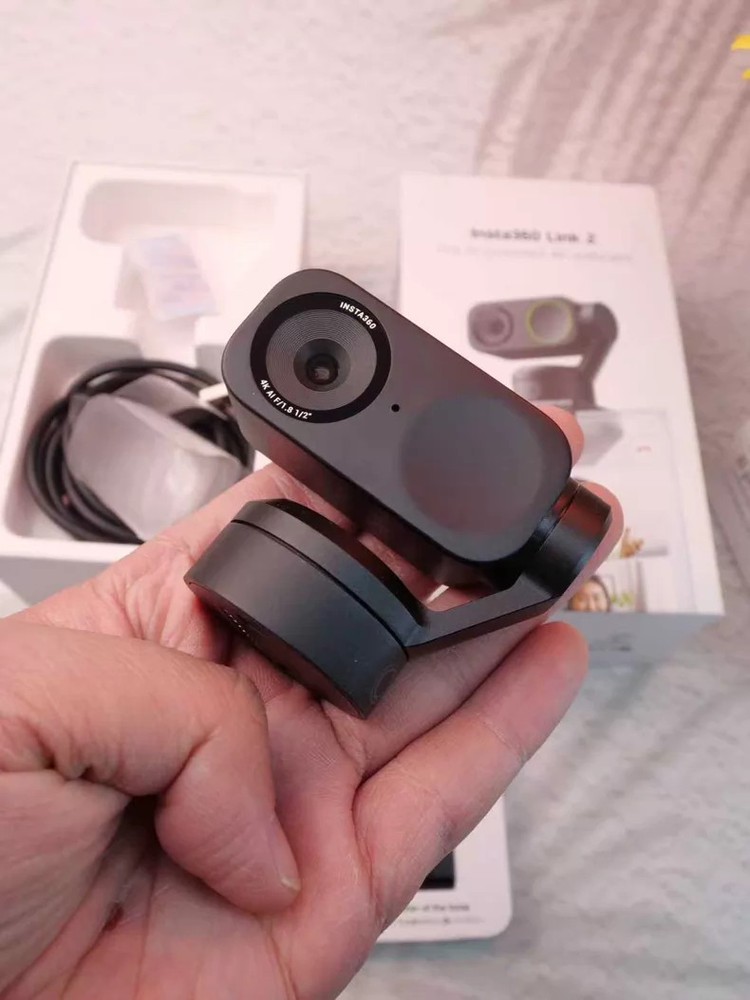 Insta360 Link 2 - 4K AI PTZ Webcam for Streaming, Gaming & Conferencing