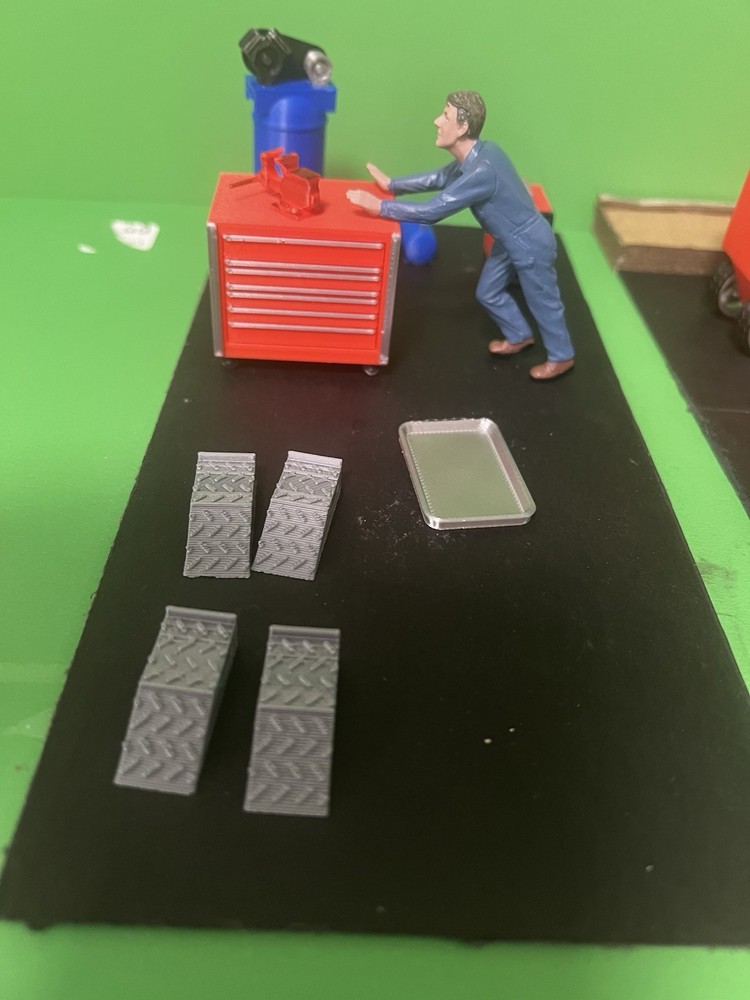 Built From Scratch - 1/24 Scale Diorama – “Earl’s Performance”