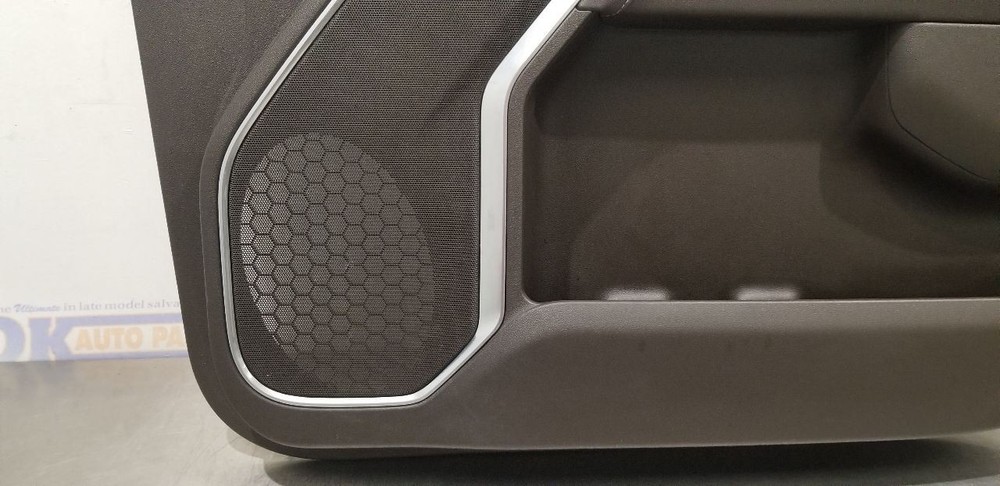 24 CHEVY SILVERADO 2500 LT DOOR PANEL FRONT PASSENGER ATMOSPHERE GRAY CREW CAB