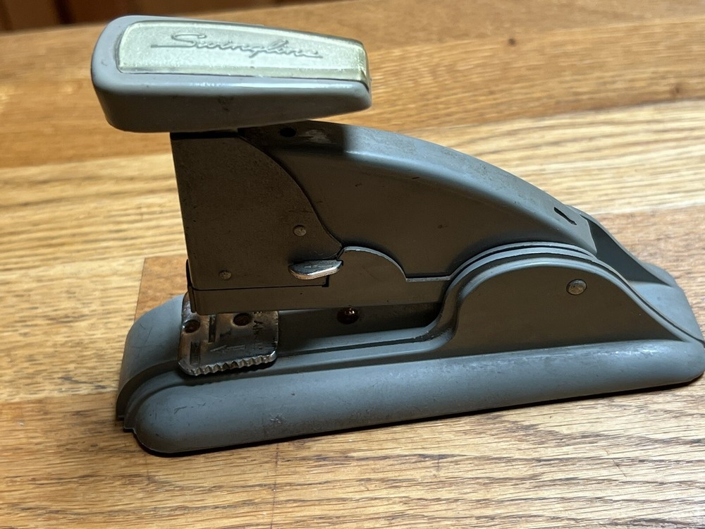 Swingline Stapler - Works Great !