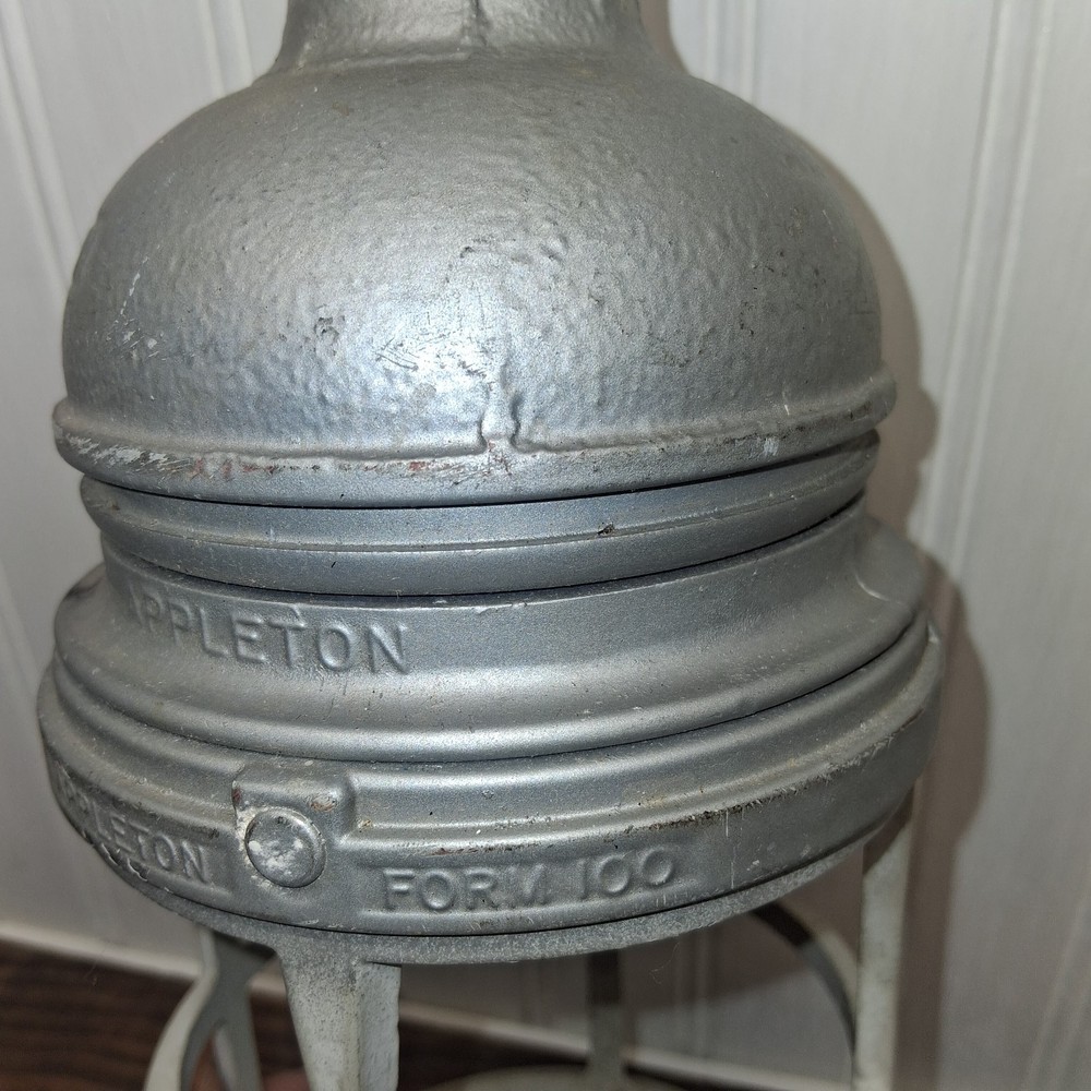 Vintage APPLETON FORM 100 EXPLOSION PROOF LIGHT w/ CAGE & GLOBE