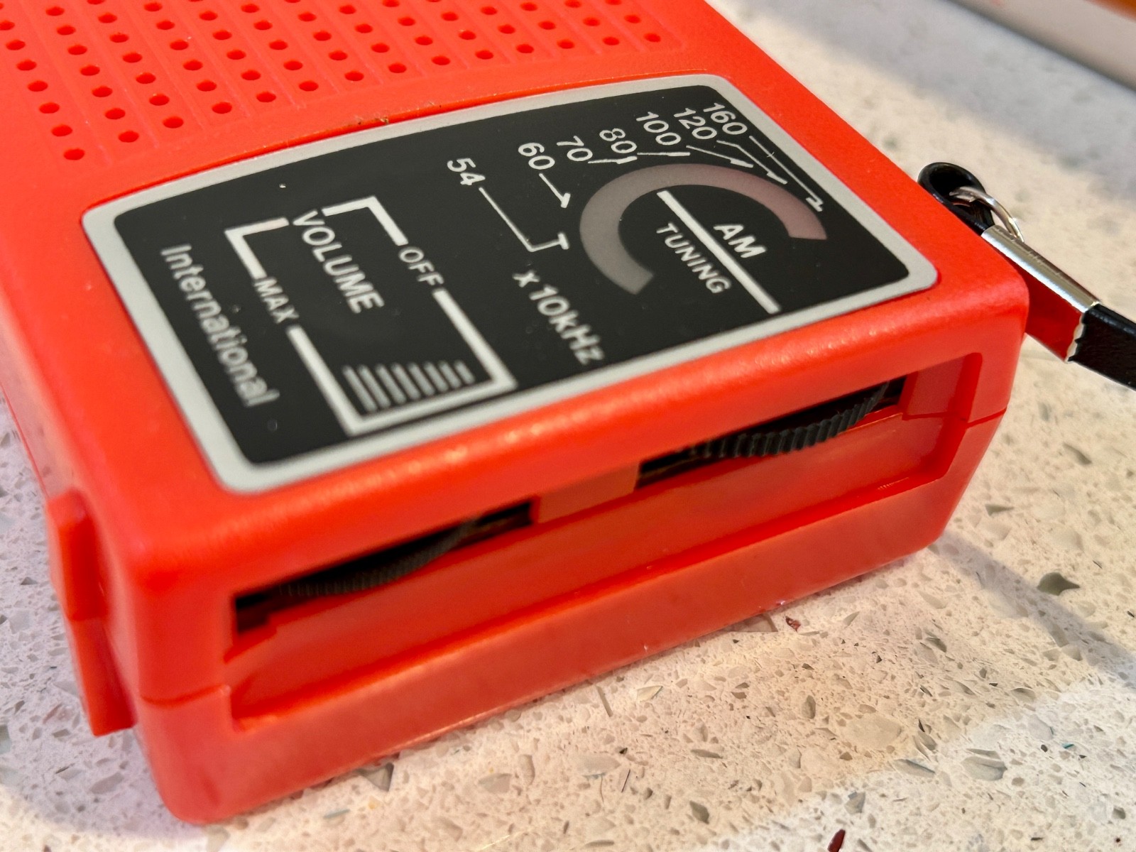 VINTAGE 1960-70's International Brand Transistor Radio Model IC 90 - Mint in Box