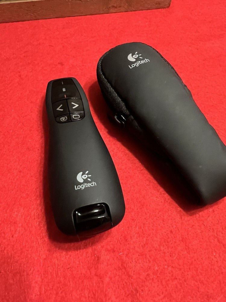 Logitech R400 Wireless Presenter with A Laser Pointer.